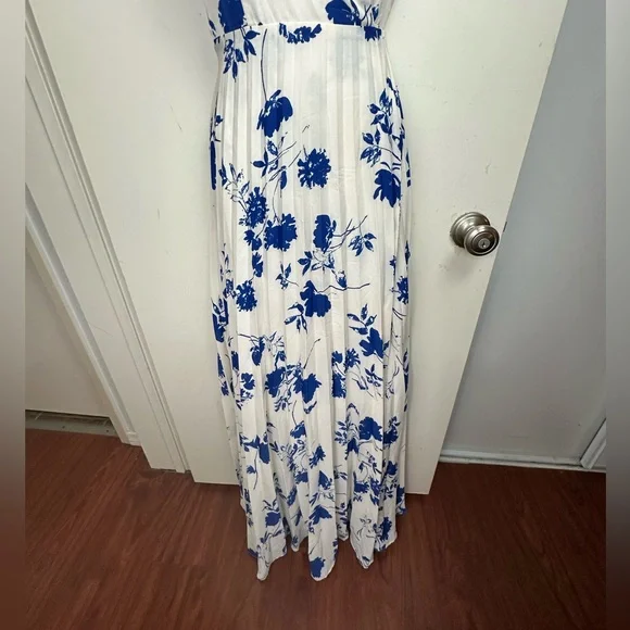 Lulus Blue and White Lindsie Floral Print Pleated Wrap CharmingMaxi Dress NWOT S - Picture 13 of 16